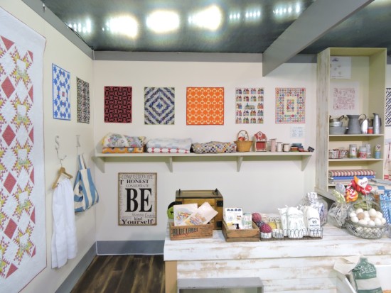 Suzuko Koseki quilt display