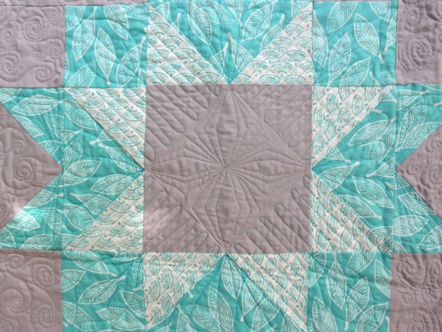 Aurora BOM free motion quilting