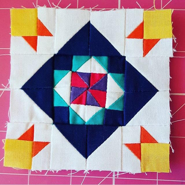 Modern HST Sampler quilt block mini by jodiescraftroom. Tutorial at BlossomHeartQuilts.com