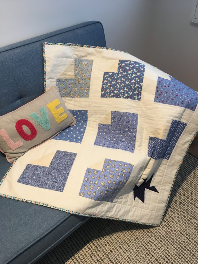 Baby quilt in blue fabrics